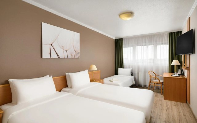 Danubius Hotel Arena - Image 6