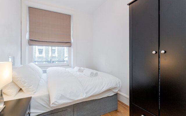 Deluxe 4 BR Oxford Circus Apartment with Terrace