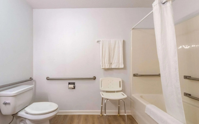 Econo Lodge Lakeshore