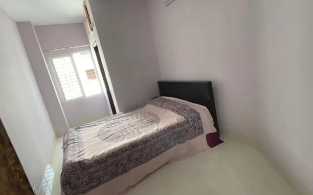 4 Beds Condo Holiday Home at Bashundhara, Dhaka