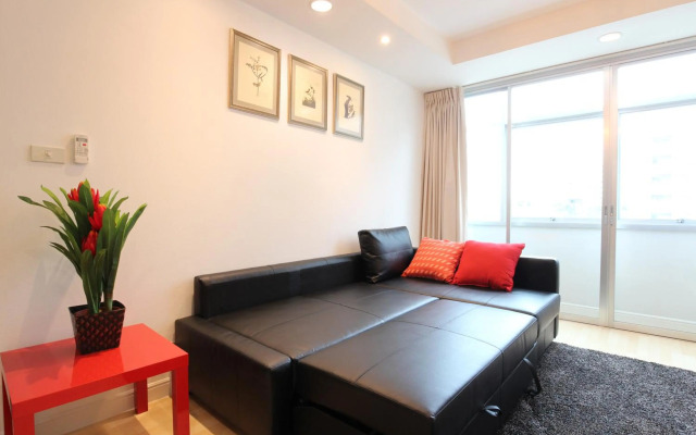 Serena Sathorn Suites