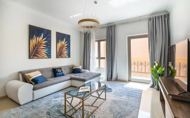 Pool View 1BR on Palm Jumeirah