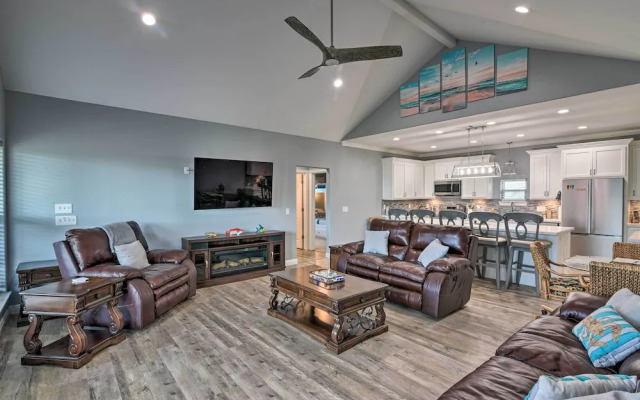 Ocean View + Wraparound Deck: Crystal Beach Home!