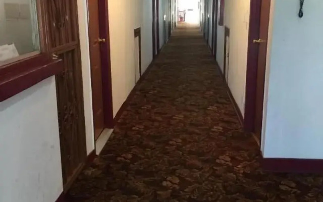 Hollywood Roxy Hotel