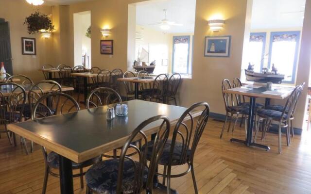 Parkland Village Inn