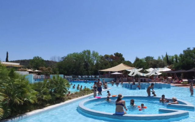 Deluxe - Two Bedroom No.4