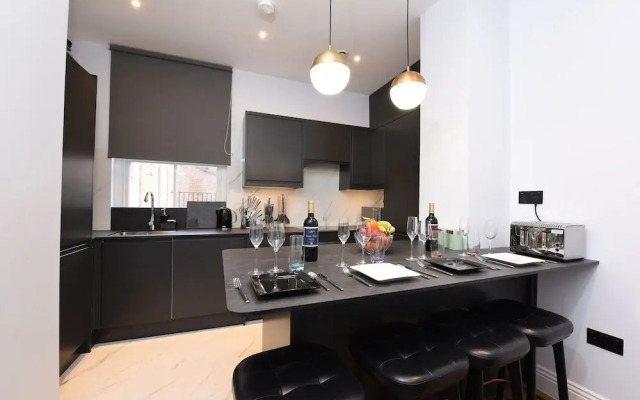 Stylish & Spacious Deluxe Apartments near Victoria Station
