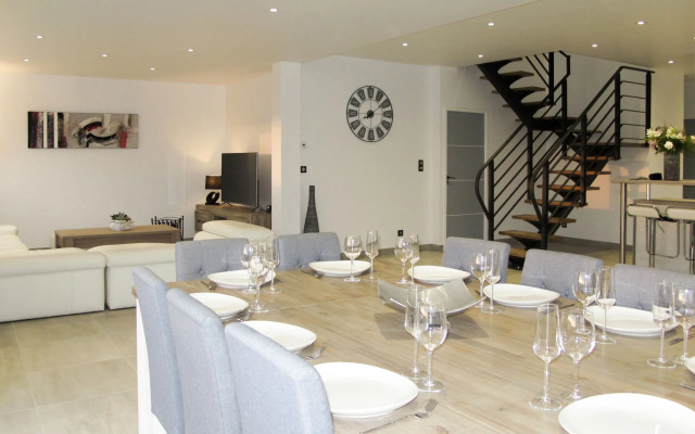 Pirou Beach (PIP402)