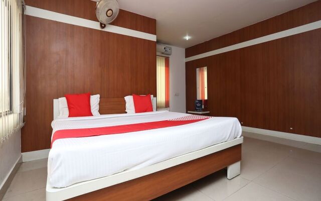 OYO 13288 Hotel Rajashree Inn