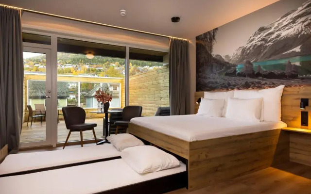 Stryn House - Hotel & Apartments