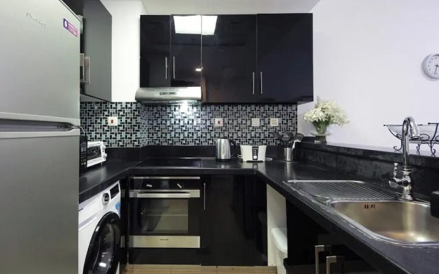 Silk Valley - Ample Studio near The Walk