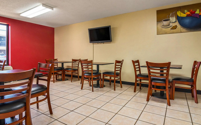 Econo Lodge Research Triangle Park