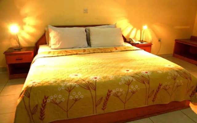 Monarch Hotel