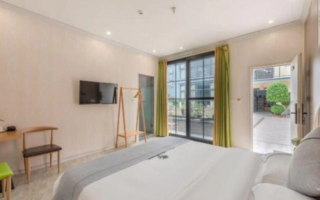 Hanshui·Semi-Hidden Mijing Inn Chaozhou Arch Street