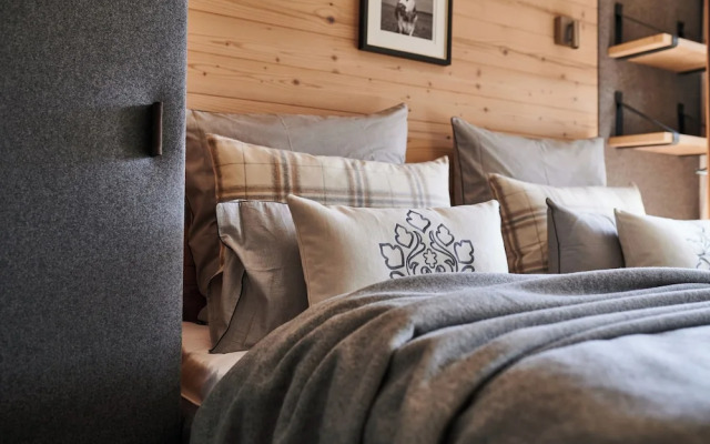 Serviced Luxury Chalet Evi