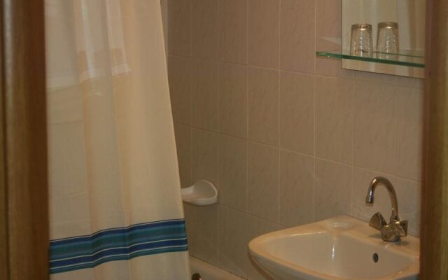 Minos Apartments & Studios
