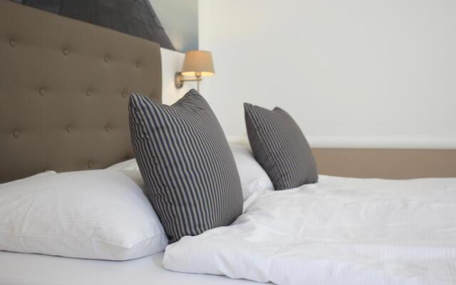 Victoria Suites