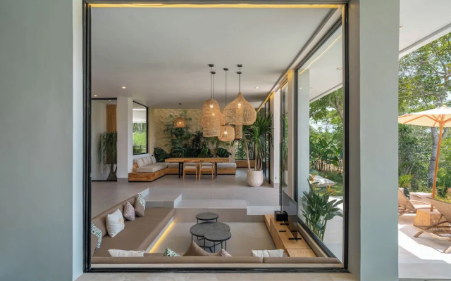 The Luminous Villa Uluwatu