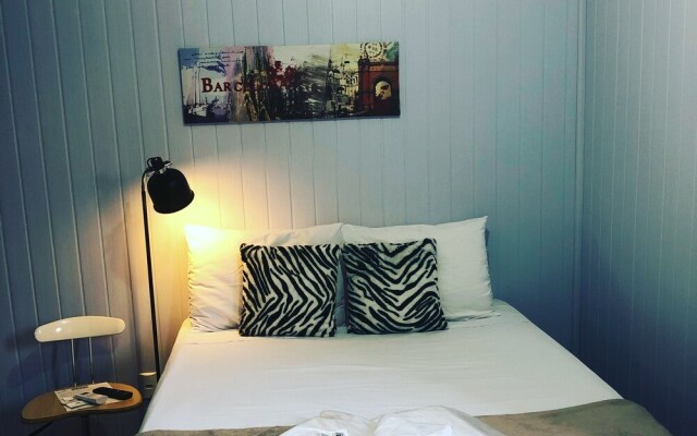 LIA Travel Inn