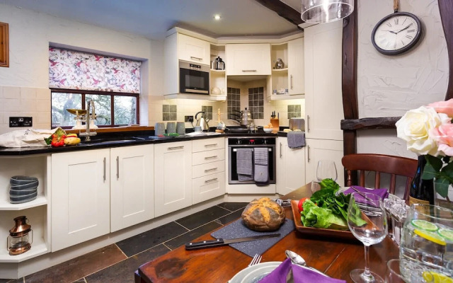 Tipsy Gin Cottage