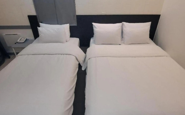 Y Hotel
