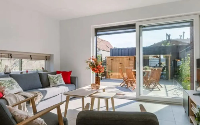 Family-friendly House With Sunny Terrace and Garden