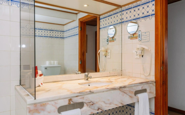 Muthu Oura Praia Hotel