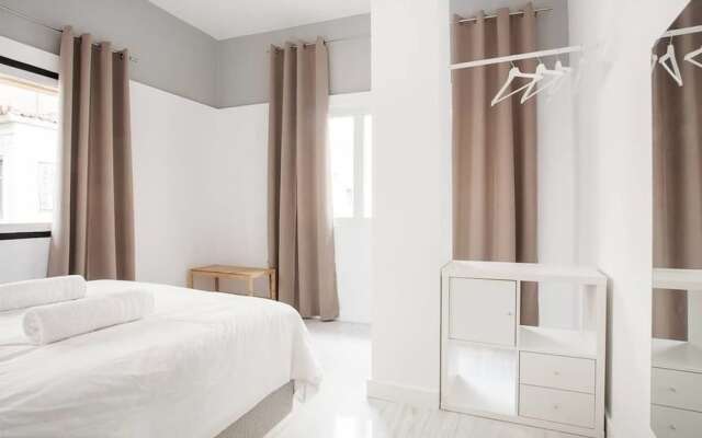 Stunning Renovation in Plaka for 4guests