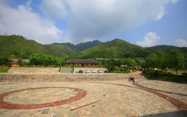 龙川龙飞度假村