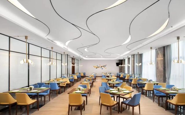 Hampton by Hilton Hefei West Railway Station Sili River