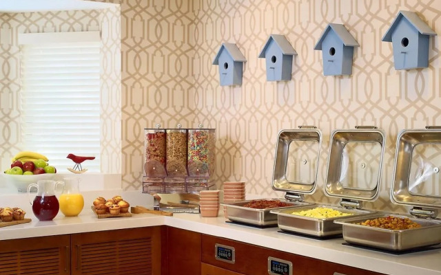 Wyndham Summerfield Suites