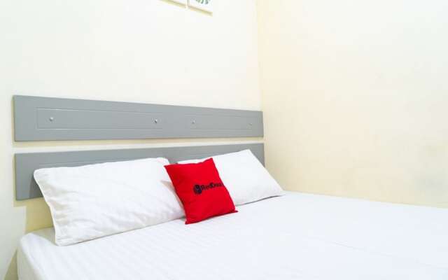RedDoorz near CBD Ciledug