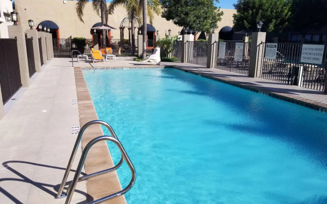 Holiday Inn Express Fullerton - Anaheim by IHG