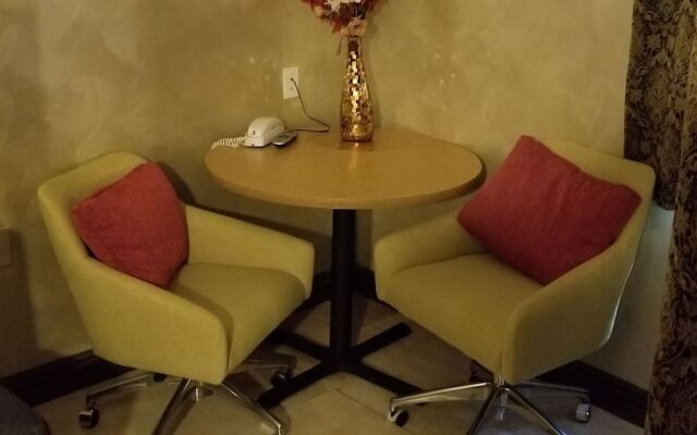 Smithtown Inn