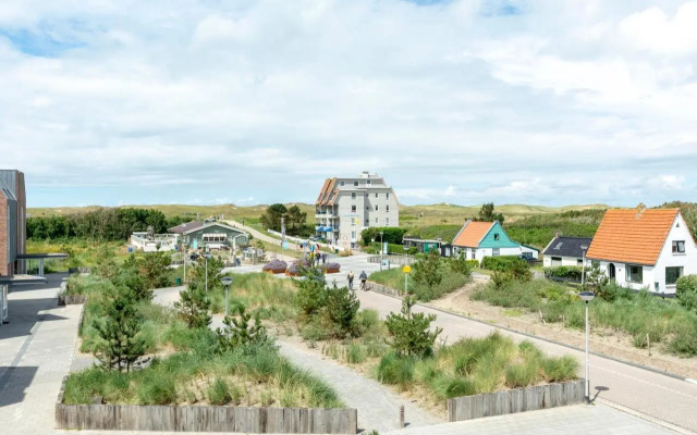 Beachside Apartment at Foot of Dunes