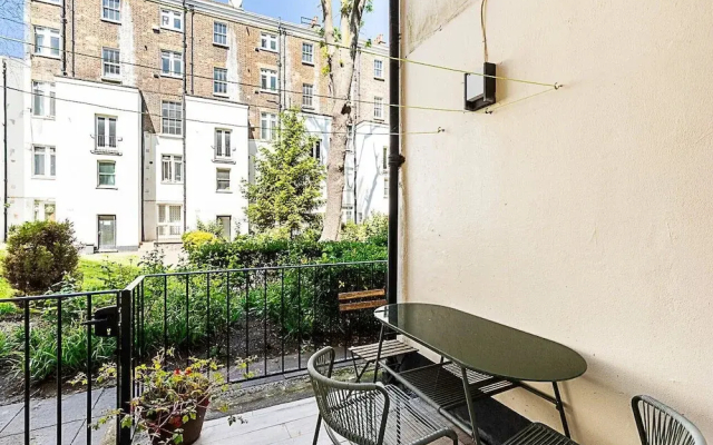 Stylish Bayswater Flat With Outdoor Space