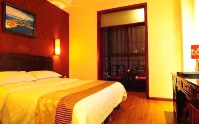 Huabao Holiday Hotel