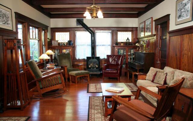 Eureka Street Inn