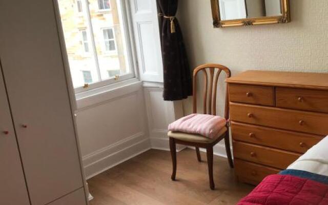 Apartment Newington Area