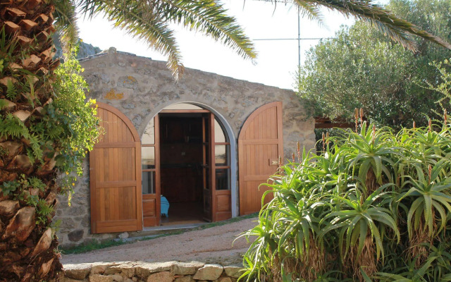 Rena Garden Apartments