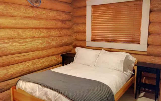 The Beach House Texada - Oceanfront Cabin