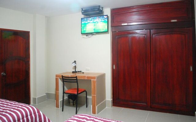 Hostal Sky