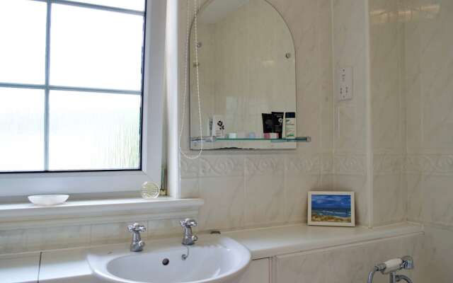 Bright 1 Bedroom Apartment In Edinburgh