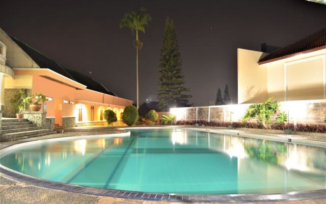 ZEN Rooms Basic Cipanas Km.78