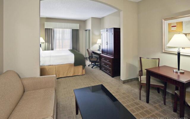 Holiday Inn Express & Suites Shawnee, an IHG Hotel