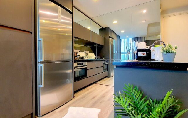 Verve Suite KL Designer Apt by BeeStay