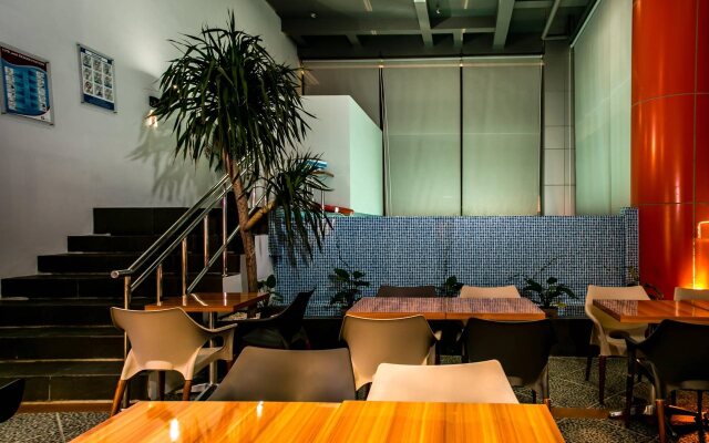 G Suites Hotel by AMITHYA