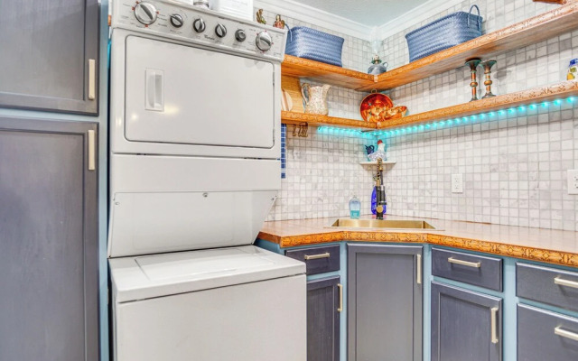 Waleska Loft: Stocked Kitchen