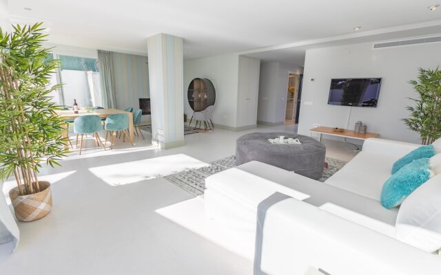 Guadalmina Beach Front Villa Retreat