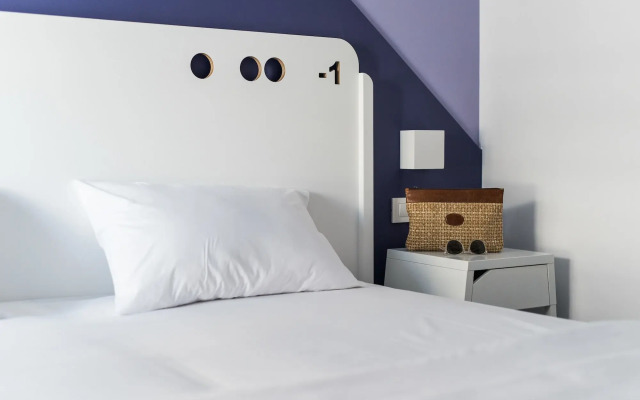 Cocoon City Hostel